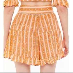 URBAN OUTFITTERS Floral high waisted short